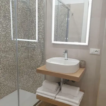 T&t Luxury Int 4 *